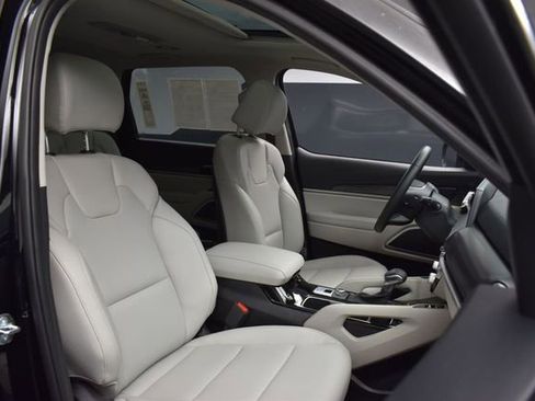 Used 2025 Kia Telluride S FWD image 13