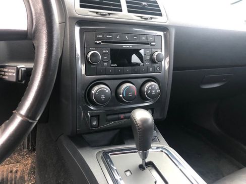 Used 2010 Dodge Challenger R/T image 7