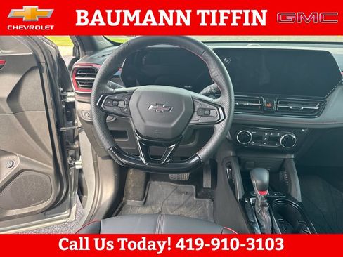 Used 2025 Chevrolet TrailBlazer RS w/ Convenience Package AWD/4WD image 23
