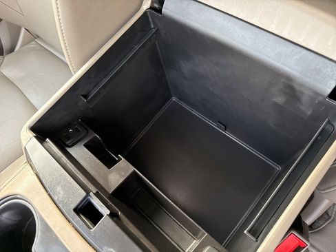 Used 2019 GMC Yukon SLT image 40