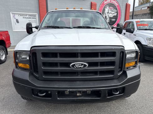 Used 2006 Ford F450 XL image 3