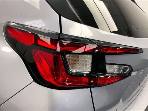 Used 2025 Subaru Crosstrek 2.0i Premium image 24