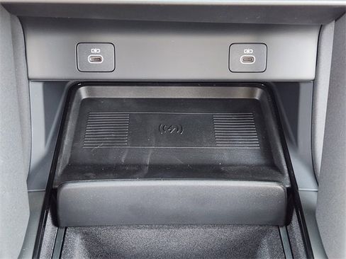 New 2026 Land Rover Discovery Sport Landmark image 14