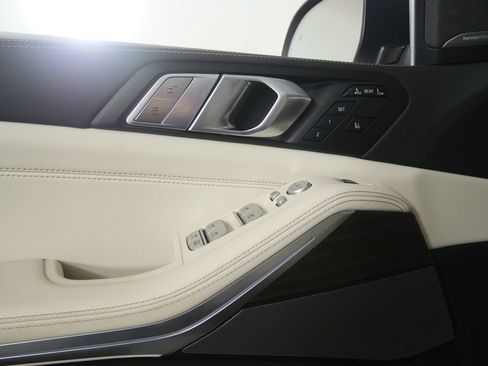 Certified 2026 BMW X7 xDrive40i AWD/4WD image 8