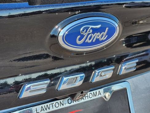 Used 2022 Ford Edge Titanium image 11