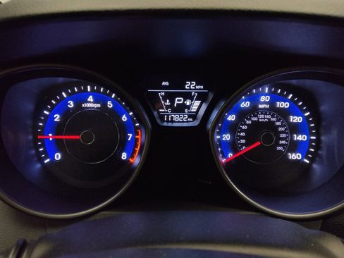 Used 2015 Hyundai Elantra SE FWD image 23