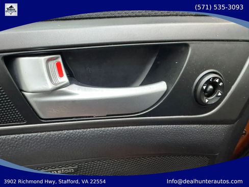 Used 2015 Hyundai Veloster Turbo FWD image 17