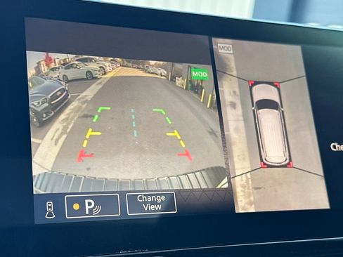 Used 2023 Nissan Armada SL w/ Captain's Chairs Package image 29