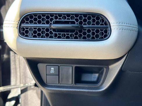 Certified 2023 Honda HR-V LX image 29