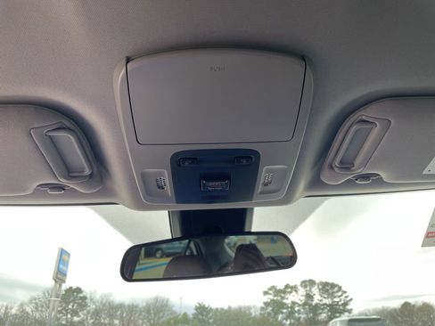 Used 2019 Toyota Camry LE image 19