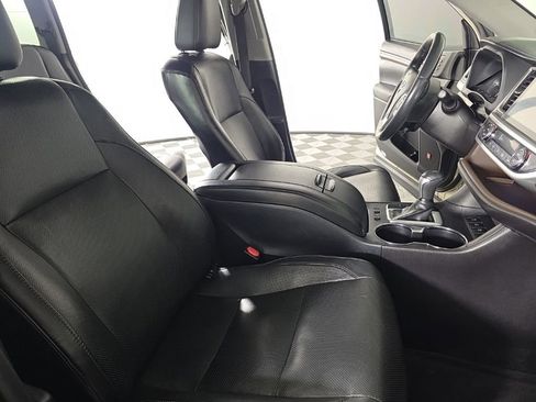 Used 2014 Toyota Highlander Limited Platinum AWD/4WD image 42