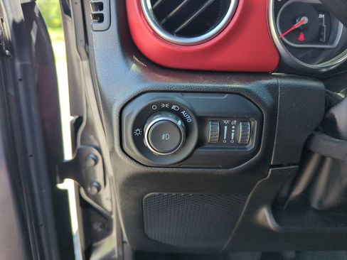 Used 2022 Jeep Wrangler Unlimited Rubicon AWD/4WD image 20