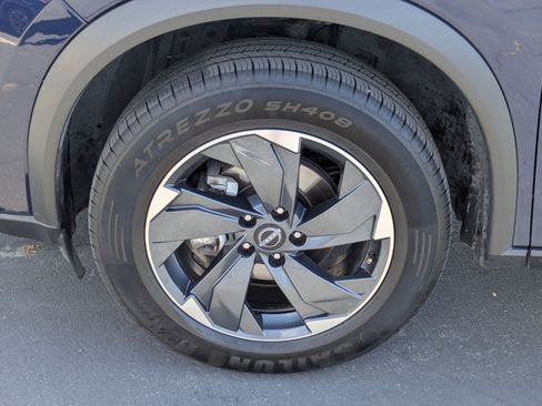 Used 2024 Nissan Rogue SV AWD/4WD image 13