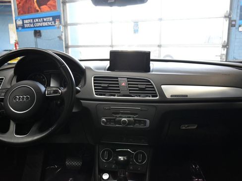 Used 2018 Audi Q3 2.0T Premium w/ Convenience Package AWD/4WD image 33