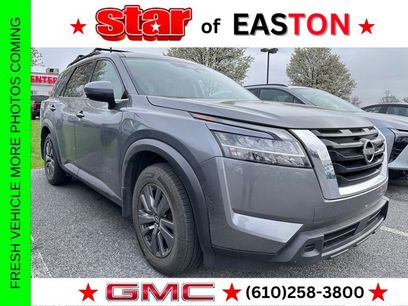 Used 2022 Nissan Pathfinder SV w/ SV Premium Package