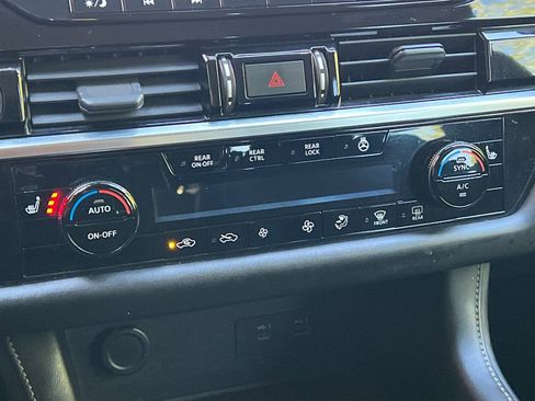 Used 2022 Nissan Pathfinder SL w/ Cargo Package image 29