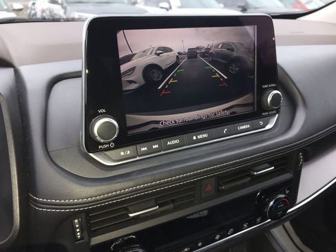 Used 2023 Nissan Rogue SV w/ SV Premium Package image 17