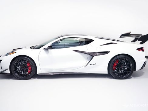 Used 2026 Chevrolet Corvette ZR1 RWD image 5