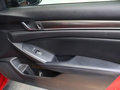 Used 2018 Honda Accord Sport image 12
