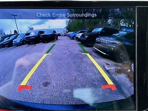 Used 2017 Chrysler Pacifica Touring-L FWD image 14