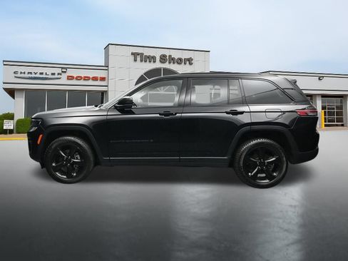 Used 2023 Jeep Grand Cherokee Altitude AWD/4WD image 2