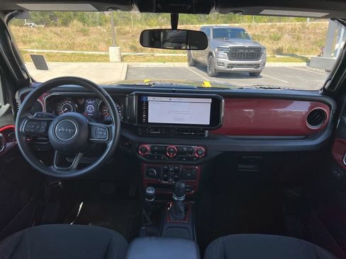 Used 2024 Jeep Gladiator Sport AWD/4WD image 22