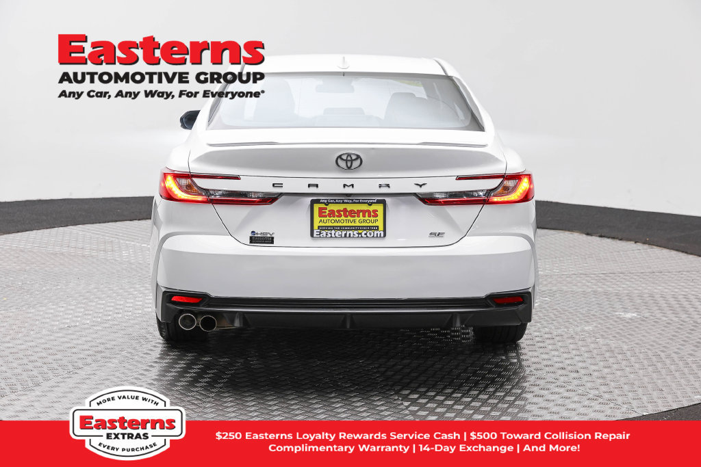 Used 2025 Toyota Camry SE FWD image 7