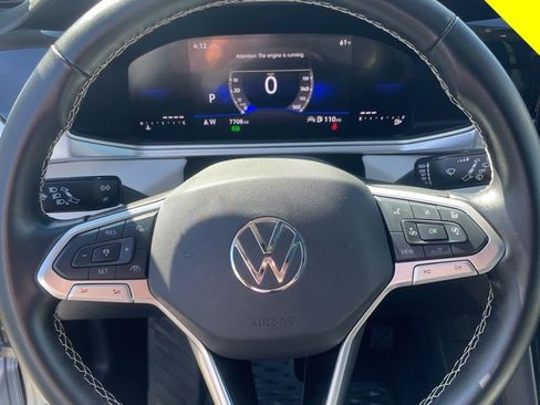 Used 2025 Volkswagen Taos SE w/ Panoramic Sunroof Package AWD/4WD image 24