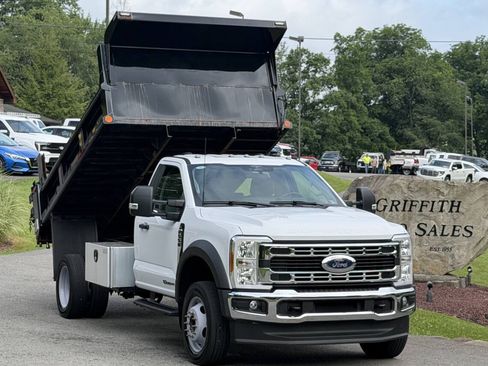 Used 2023 Ford F550 4x4 Regular Cab Super Duty image 1
