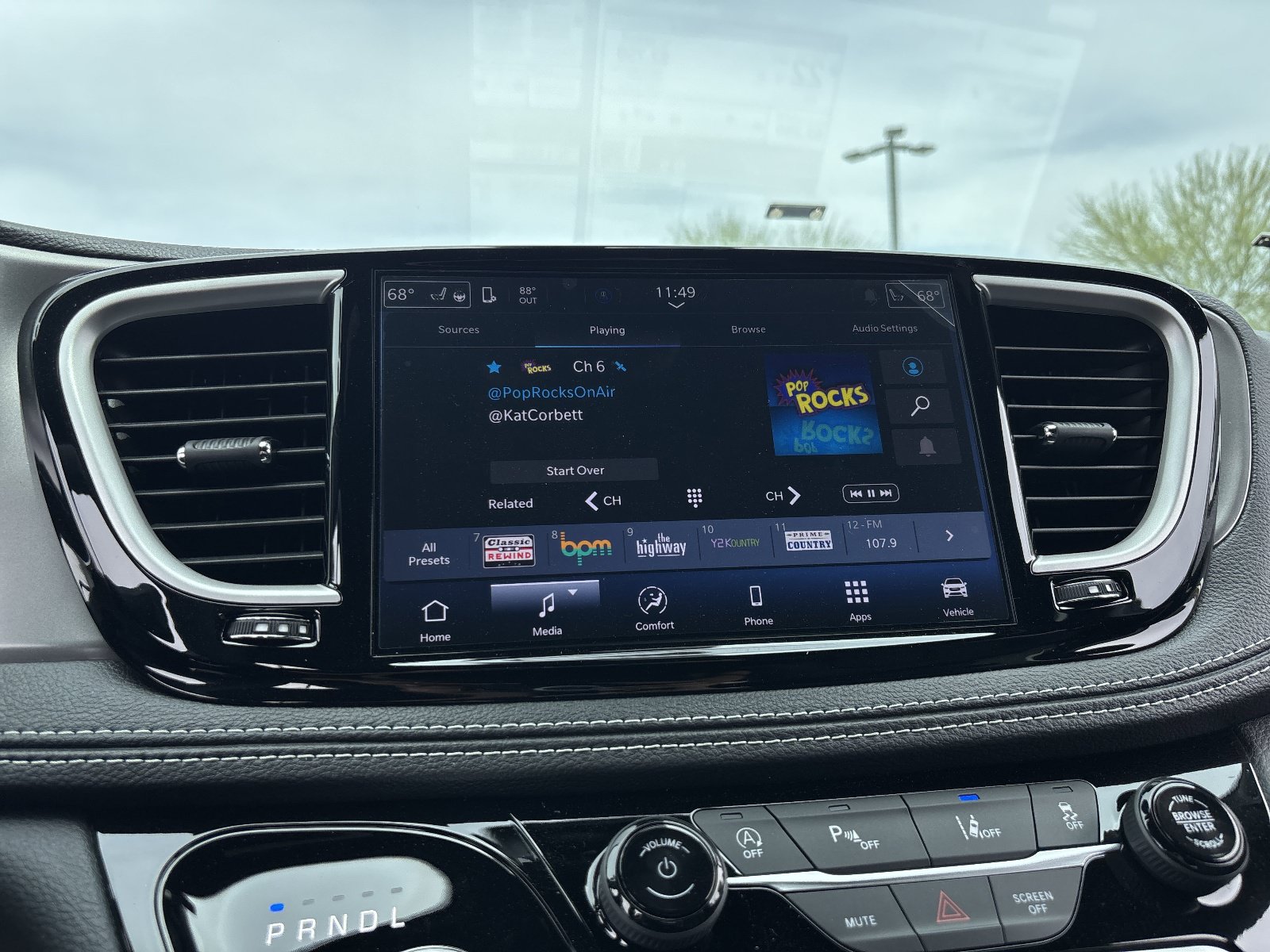 New 2026 Chrysler Pacifica Select w/ S Appearance Package FWD image 19