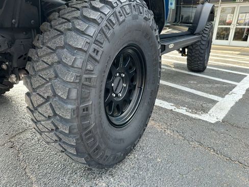 Used 2022 Ford Bronco Wildtrak image 8