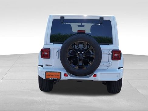 Used 2020 Jeep Wrangler Unlimited Sahara AWD/4WD image 6