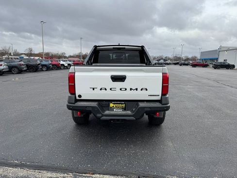 Used 2024 Toyota Tacoma Trailhunter image 4