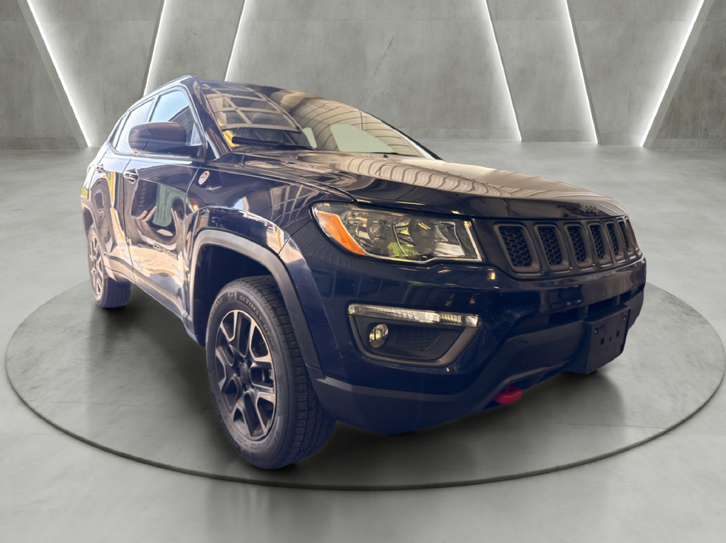 Used 2019 Jeep Compass Trailhawk w/ Cold Weather Group AWD/4WD image 1