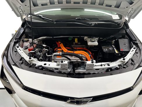 Used 2027 Chevrolet Bolt RS FWD image 31