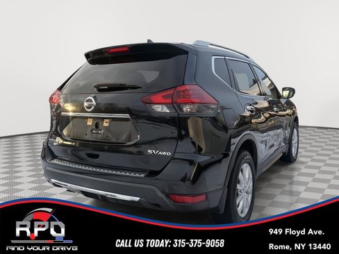 Used 2018 Nissan Rogue SV image 5