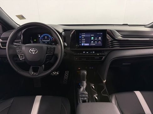 Used 2025 Toyota Camry SE image 24