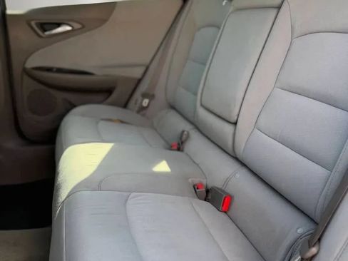 Used 2018 Chevrolet Malibu LT FWD image 18