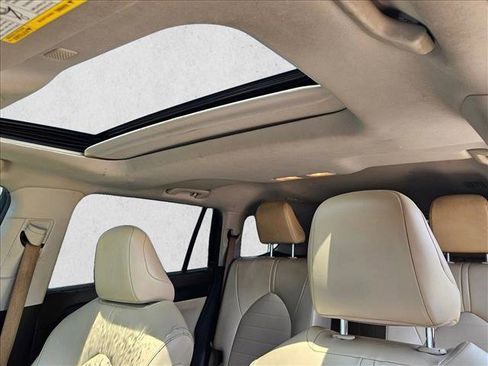 Used 2022 Toyota Highlander XLE image 18