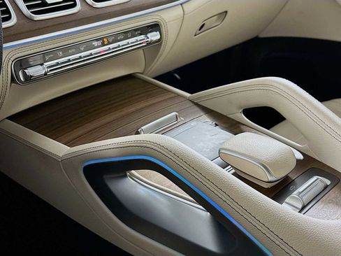 Used 2024 Mercedes-Benz GLS 580 4MATIC image 20