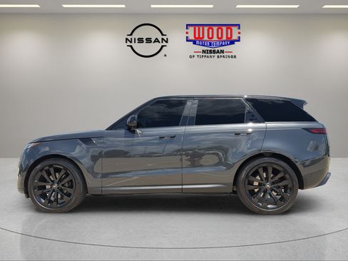 Used 2025 Land Rover Range Rover Sport SE AWD/4WD image 5