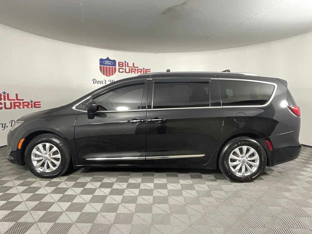Used 2018 Chrysler Pacifica Touring-L Plus FWD image 6