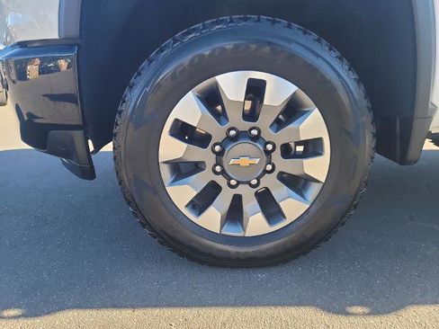 Used 2022 Chevrolet Silverado 2500 Custom w/ Custom Value Package image 30