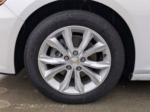 Used 2024 Chevrolet Malibu LT image 30