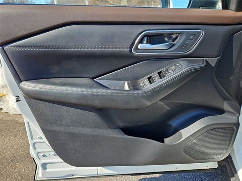 Used 2023 Nissan Rogue Platinum w/ Platinum Premium Package image 14