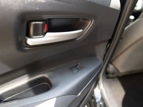 Used 2021 Toyota Corolla LE FWD image 22