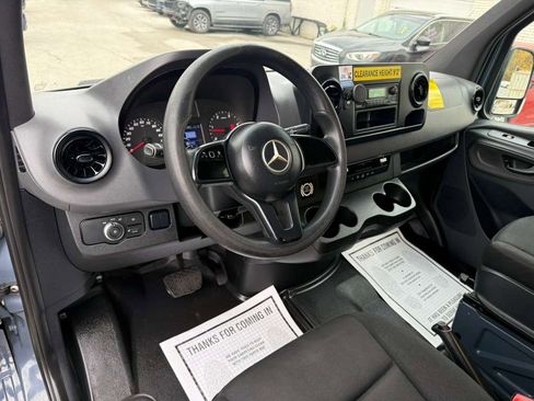 Used 2019 Mercedes-Benz Sprinter 144 image 25