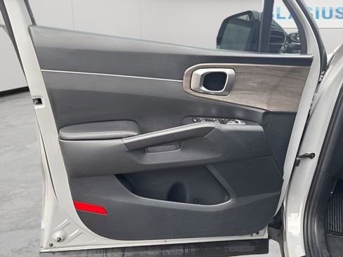 Used 2023 Kia Sorento S w/ Panoramic Sunroof Package image 23