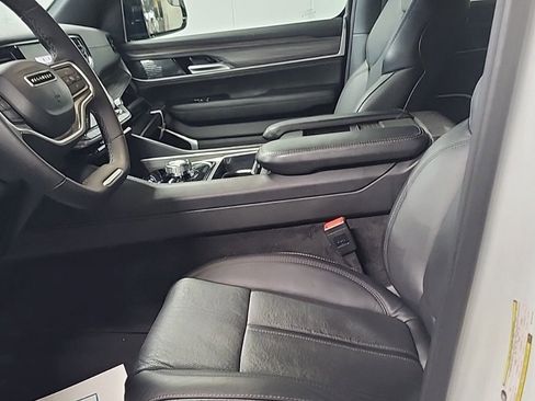 Used 2024 Jeep Wagoneer Series II w/ Convenience Group I image 7