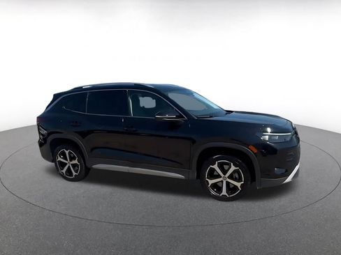 Used 2026 Volkswagen Tiguan SE AWD/4WD image 2